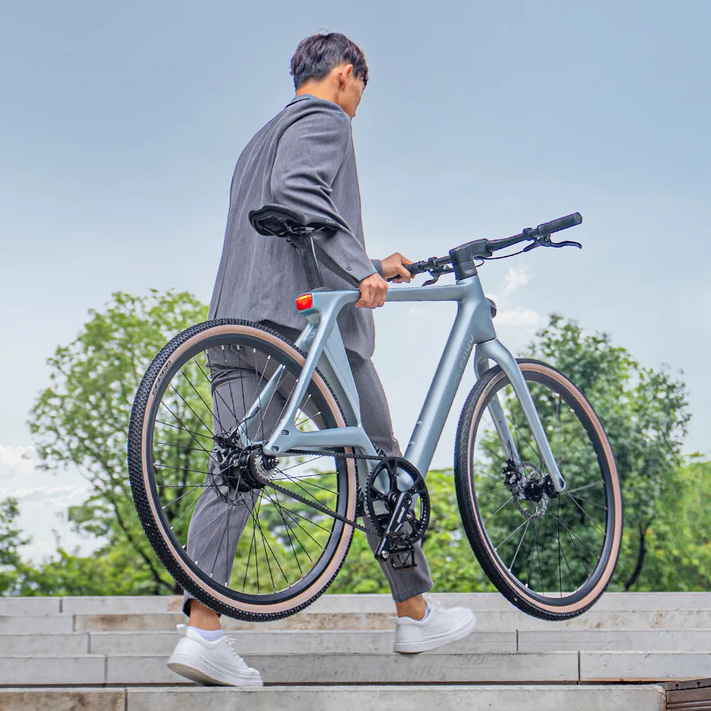 Vanmoof Vs Cowboy Vs Angell MOEVS First One Onyx Elektrische Fiets